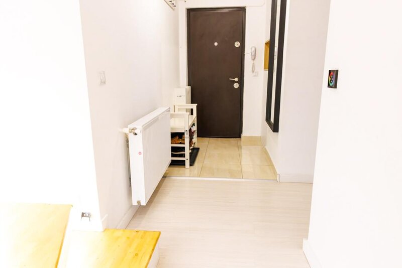 Obor 2 min. metrou, duplex 3 camere pe 2 niveluri 90 mp, gata de mutat,